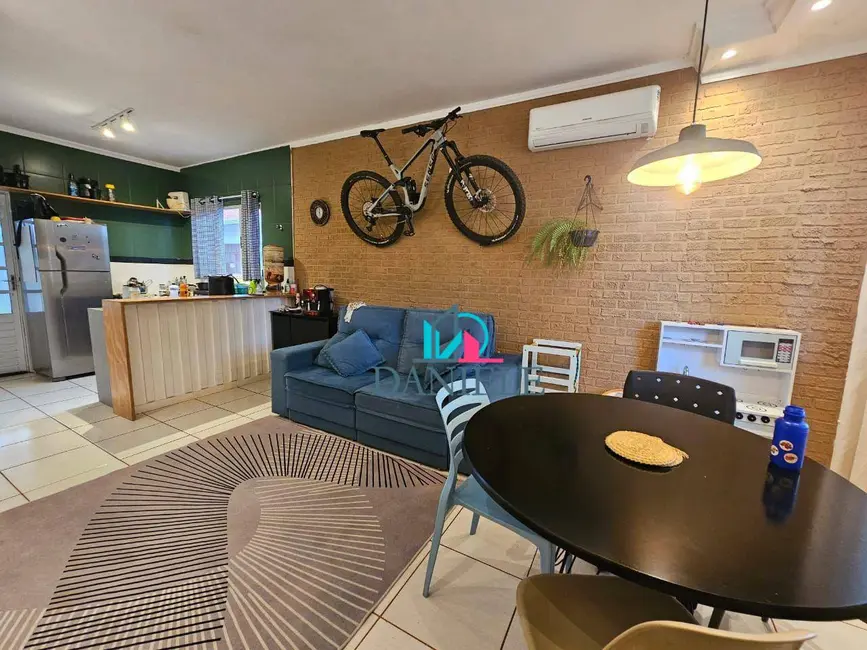 Casa de Condomínio com 3 quartos à venda, 265m2 em Jardim Maria Luiza IV, Araraquara - SP - imagem 1 Foto 1 de Casa de Condomínio com 3 quartos à venda, 265m2 em Jardim Maria Luiza IV, Araraquara - SP