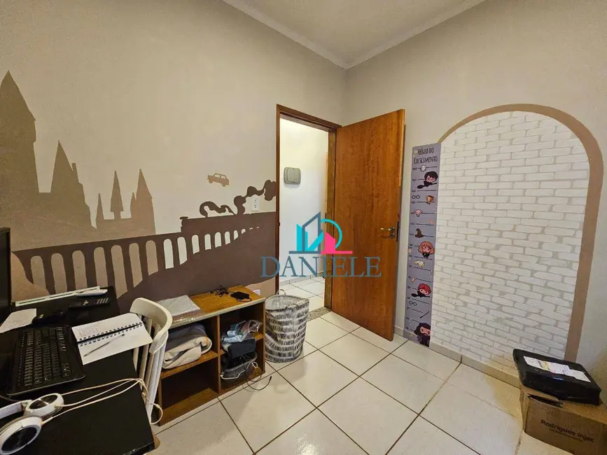 Casa de Condomínio com 3 quartos à venda, 265m2 em Jardim Maria Luiza IV, Araraquara - SP - imagem 7 Foto 7 de Casa de Condomínio com 3 quartos à venda, 265m2 em Jardim Maria Luiza IV, Araraquara - SP