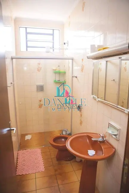 Casa com 3 quartos à venda, 250m2 em Jardim Pinheiros (Vila Xavier), Araraquara - SP - imagem 7 Foto 7 de Casa com 3 quartos à venda, 250m2 em Jardim Pinheiros (Vila Xavier), Araraquara - SP