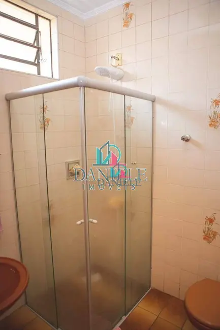 Casa com 3 quartos à venda, 250m2 em Jardim Pinheiros (Vila Xavier), Araraquara - SP - imagem 8 Foto 8 de Casa com 3 quartos à venda, 250m2 em Jardim Pinheiros (Vila Xavier), Araraquara - SP