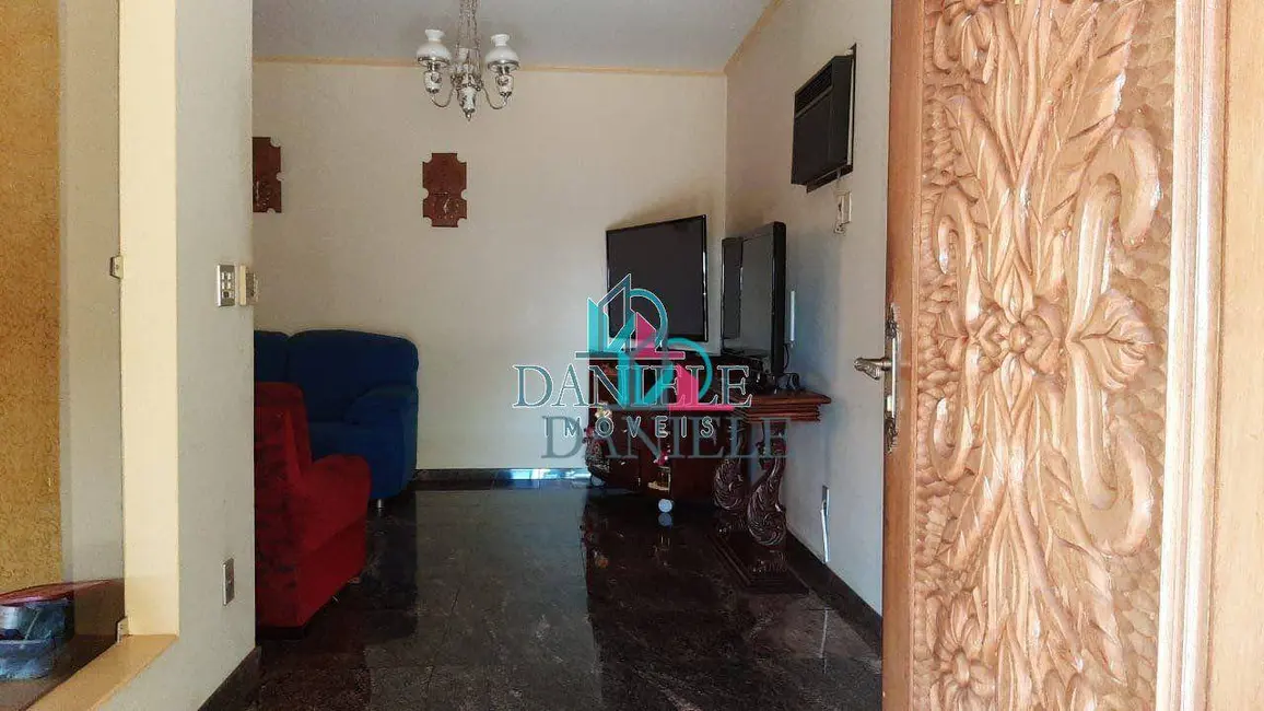 Foto 1 de Casa com 3 quartos à venda, 300m2 em Americo Brasiliense - SP