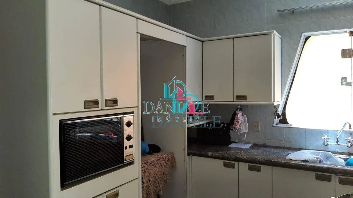 Foto 6 de Casa com 3 quartos à venda, 300m2 em Americo Brasiliense - SP