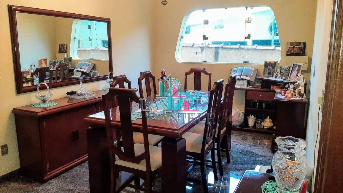Foto 9 de Casa com 3 quartos à venda, 300m2 em Americo Brasiliense - SP