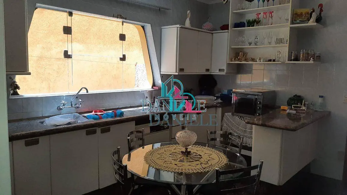 Foto 7 de Casa com 3 quartos à venda, 300m2 em Americo Brasiliense - SP