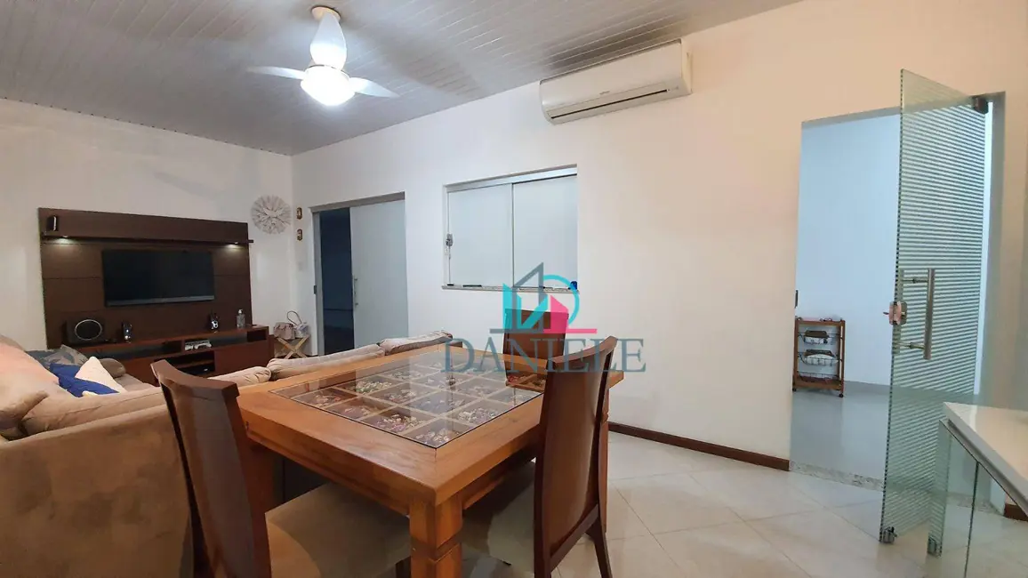 Foto 2 de Casa com 3 quartos à venda, 250m2 em Centro, Araraquara - SP