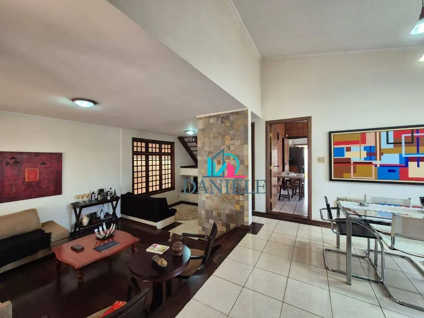 Casa com 3 quartos à venda, 300m2 em Jardim Primor, Araraquara - SP - imagem 1 Foto 1 de Casa com 3 quartos à venda, 300m2 em Jardim Primor, Araraquara - SP