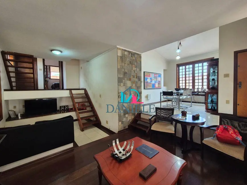Casa com 3 quartos à venda, 300m2 em Jardim Primor, Araraquara - SP - imagem 2 Foto 2 de Casa com 3 quartos à venda, 300m2 em Jardim Primor, Araraquara - SP