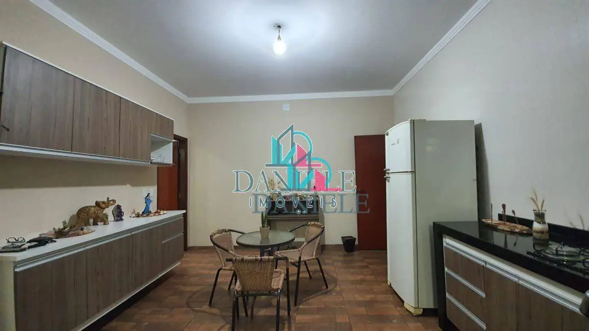 Foto 3 de Casa com 2 quartos à venda, 206m2 em Jardim Nova Araraquara, Araraquara - SP