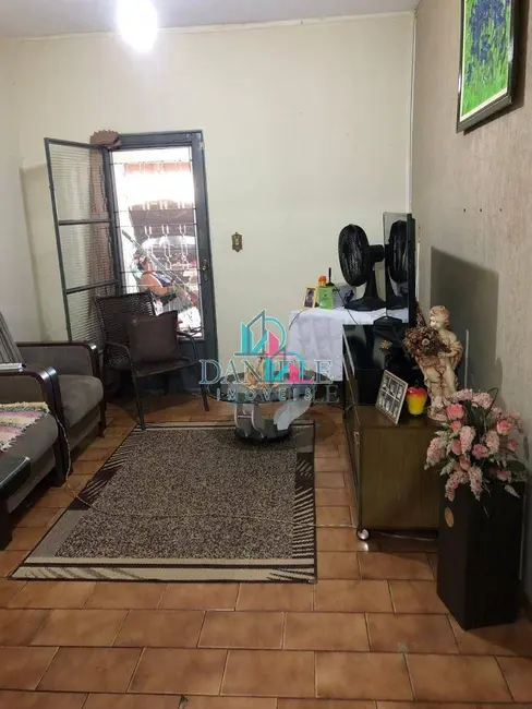 Casa com 2 quartos à venda, 250m2 em Parque São Paulo (Vila Xavier), Araraquara - SP - imagem 7 Foto 7 de Casa com 2 quartos à venda, 250m2 em Parque São Paulo (Vila Xavier), Araraquara - SP