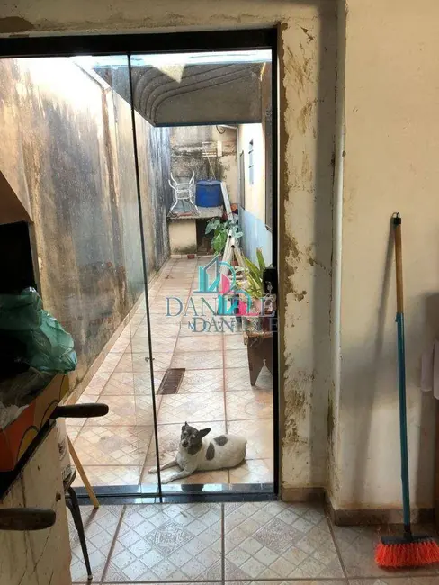 Casa com 2 quartos à venda, 250m2 em Parque São Paulo (Vila Xavier), Araraquara - SP - imagem 9 Foto 9 de Casa com 2 quartos à venda, 250m2 em Parque São Paulo (Vila Xavier), Araraquara - SP