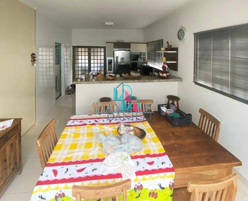 Casa com 2 quartos à venda, 282m2 em Jardim do Bosque, Araraquara - SP - imagem 3 Foto 3 de Casa com 2 quartos à venda, 282m2 em Jardim do Bosque, Araraquara - SP