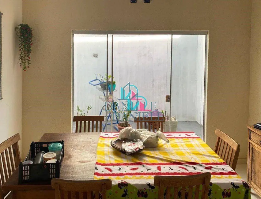 Casa com 2 quartos à venda, 282m2 em Jardim do Bosque, Araraquara - SP - imagem 5 Foto 5 de Casa com 2 quartos à venda, 282m2 em Jardim do Bosque, Araraquara - SP