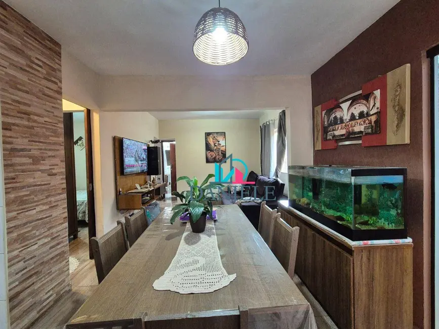 Casa com 3 quartos à venda, 250m2 em Jardim Roberto Selmi Dei, Araraquara - SP - imagem 3 Foto 3 de Casa com 3 quartos à venda, 250m2 em Jardim Roberto Selmi Dei, Araraquara - SP