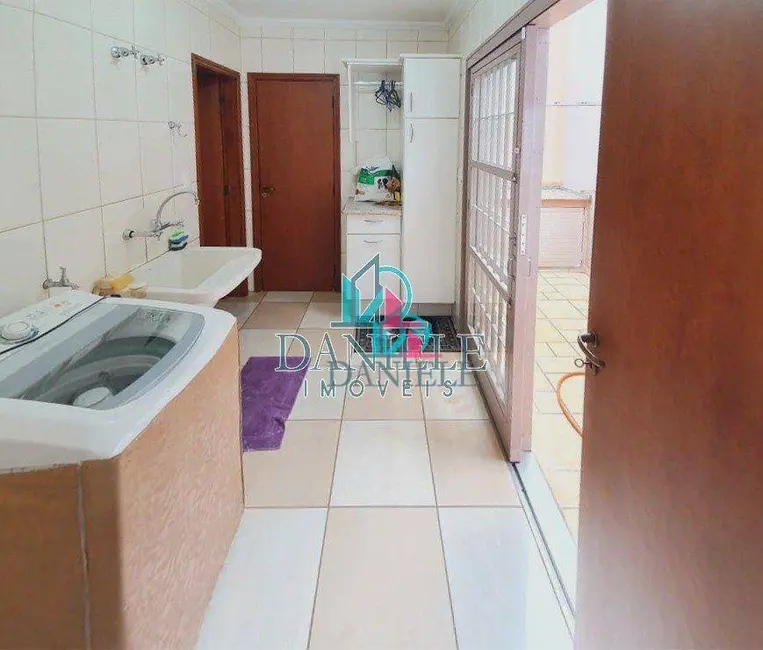 Casa com 3 quartos à venda, 300m2 em Jardim Adalgisa, Araraquara - SP - imagem 9 Foto 9 de Casa com 3 quartos à venda, 300m2 em Jardim Adalgisa, Araraquara - SP