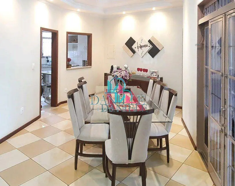 Foto 2 de Casa com 3 quartos à venda, 300m2 em Jardim Adalgisa, Araraquara - SP