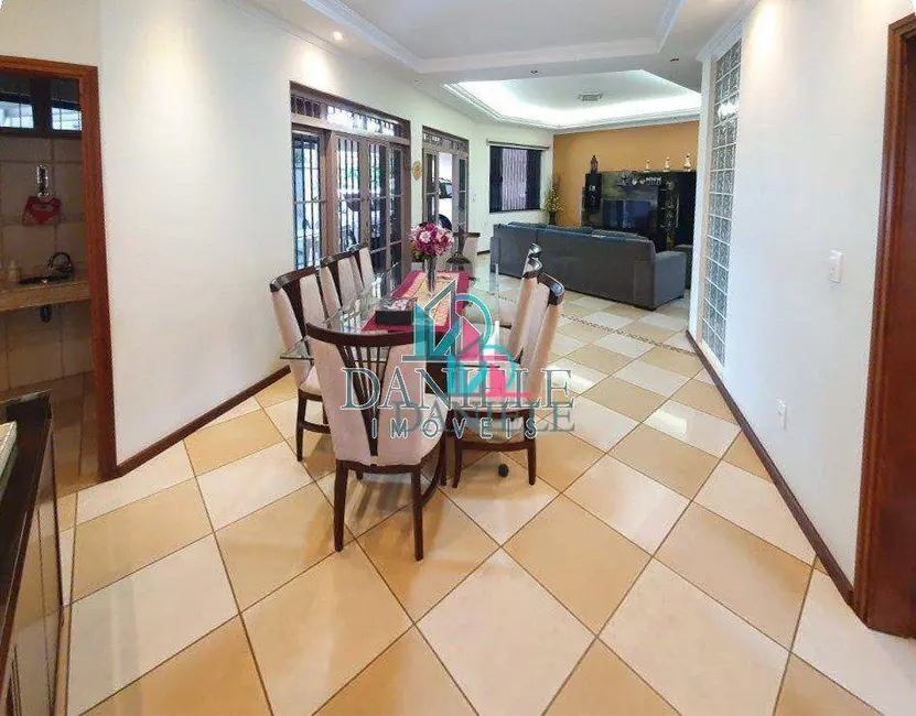 Casa com 3 quartos à venda, 300m2 em Jardim Adalgisa, Araraquara - SP - imagem 3 Foto 3 de Casa com 3 quartos à venda, 300m2 em Jardim Adalgisa, Araraquara - SP