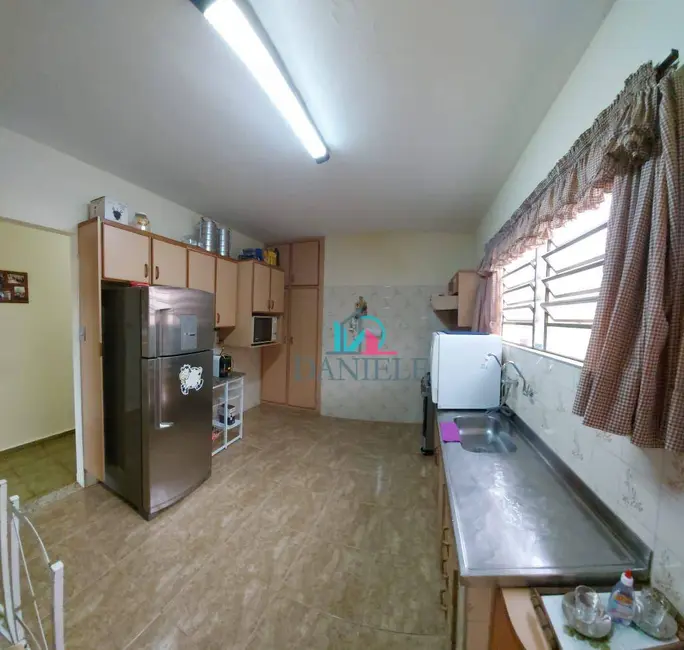 Casa com 3 quartos à venda, 276m2 em Jardim Brasil (Vila Xavier), Araraquara - SP - imagem 5 Foto 5 de Casa com 3 quartos à venda, 276m2 em Jardim Brasil (Vila Xavier), Araraquara - SP