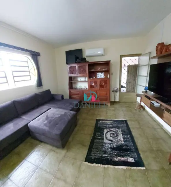 Casa com 3 quartos à venda, 276m2 em Jardim Brasil (Vila Xavier), Araraquara - SP - imagem 2 Foto 2 de Casa com 3 quartos à venda, 276m2 em Jardim Brasil (Vila Xavier), Araraquara - SP