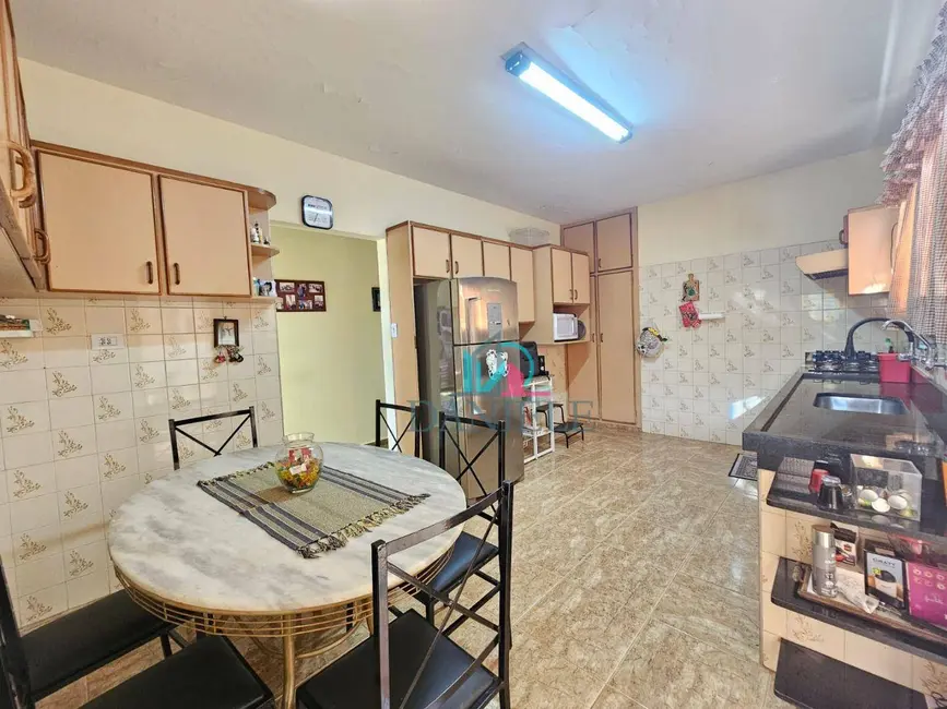 Casa com 4 quartos à venda, 276m2 em Jardim Brasil (Vila Xavier), Araraquara - SP - imagem 9 Foto 9 de Casa com 4 quartos à venda, 276m2 em Jardim Brasil (Vila Xavier), Araraquara - SP