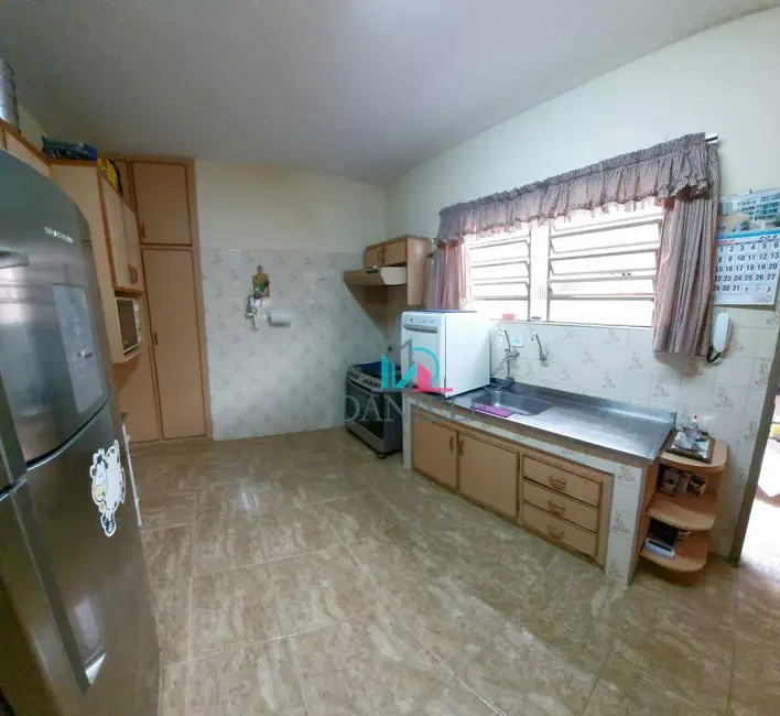 Casa com 3 quartos à venda, 276m2 em Jardim Brasil (Vila Xavier), Araraquara - SP - imagem 6 Foto 6 de Casa com 3 quartos à venda, 276m2 em Jardim Brasil (Vila Xavier), Araraquara - SP