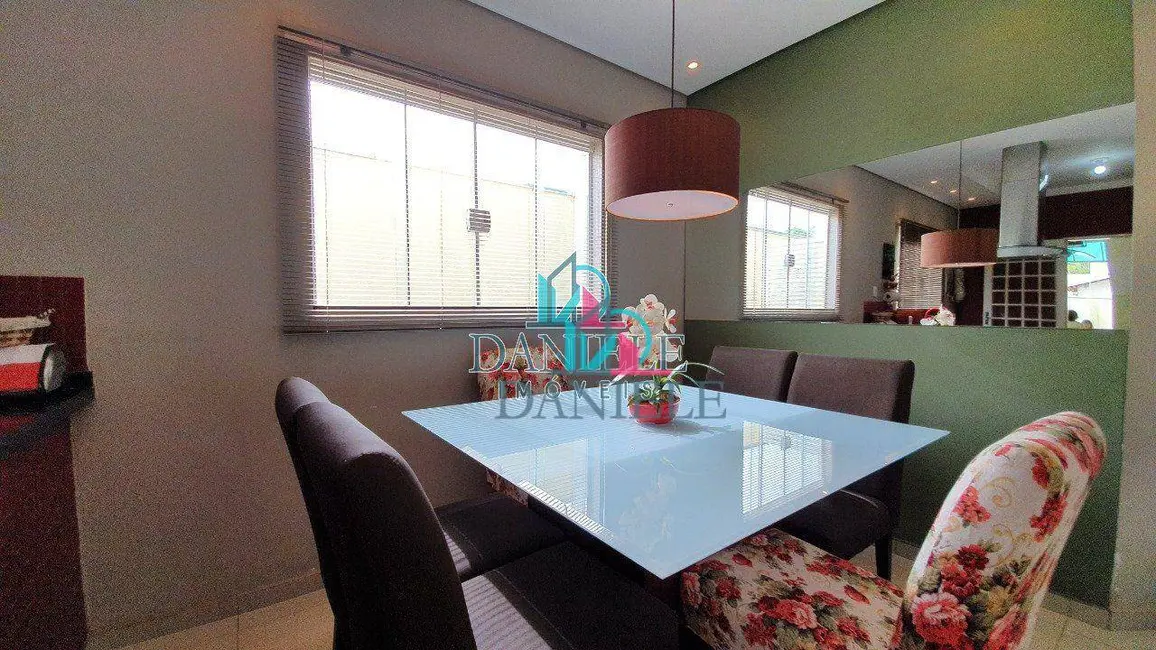 Casa com 2 quartos à venda, 250m2 em Residencial Cambuy, Araraquara - SP - imagem 3 Foto 3 de Casa com 2 quartos à venda, 250m2 em Residencial Cambuy, Araraquara - SP