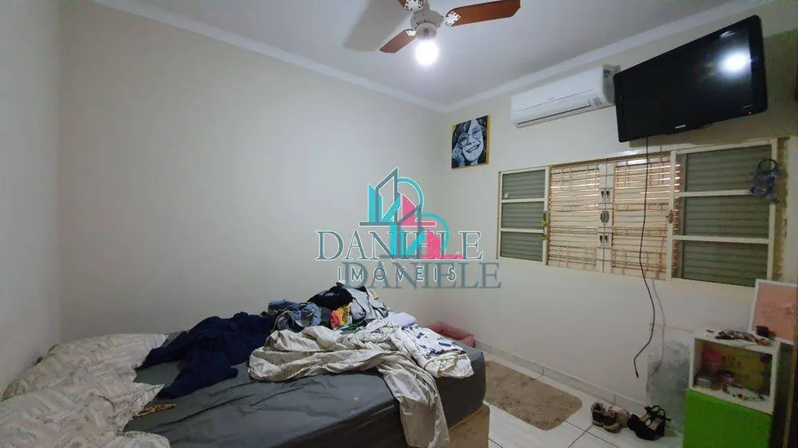 Casa com 2 quartos à venda, 250m2 em Jardim Pinheiros (Vila Xavier), Araraquara - SP - imagem 9 Foto 9 de Casa com 2 quartos à venda, 250m2 em Jardim Pinheiros (Vila Xavier), Araraquara - SP