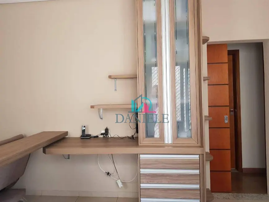 Casa com 3 quartos à venda, 427m2 em Araraquara - SP - imagem 3 Foto 3 de Casa com 3 quartos à venda, 427m2 em Araraquara - SP