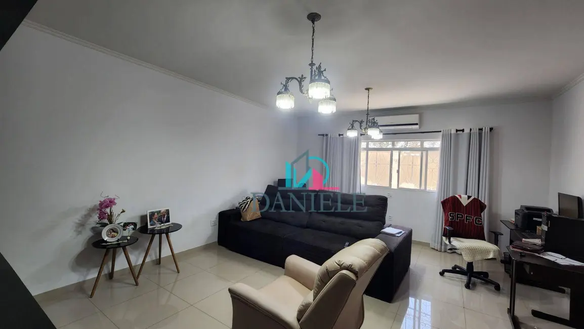 Foto 2 de Casa com 3 quartos à venda, 290m2 em Vila Xavier (Vila Xavier), Araraquara - SP