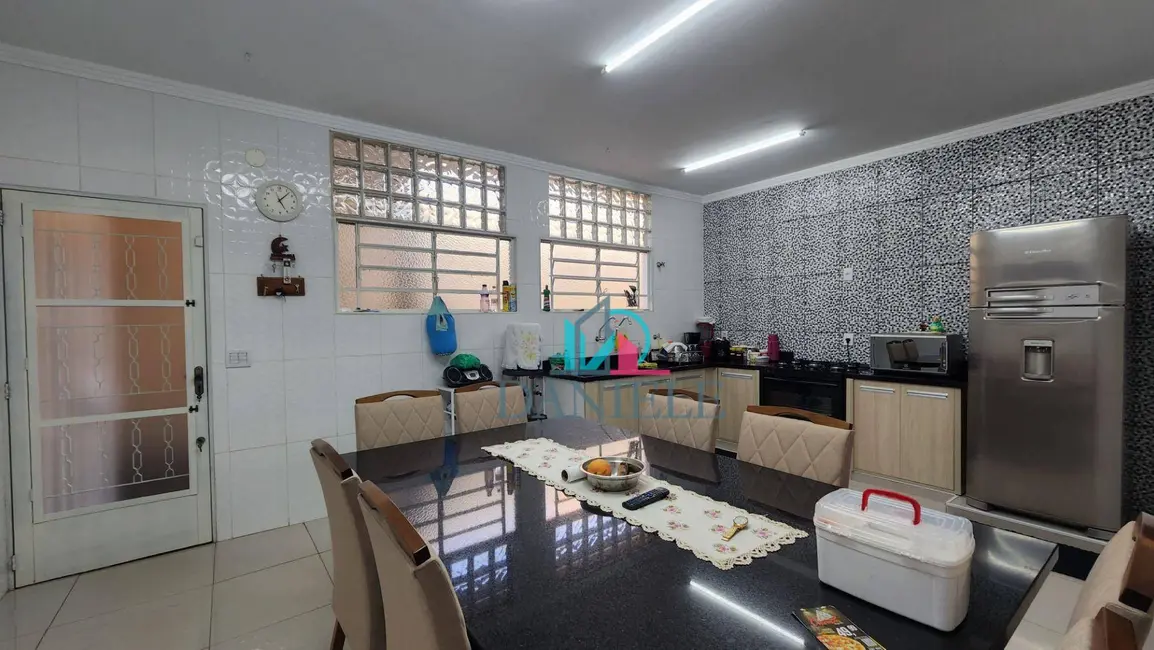 Casa com 3 quartos à venda, 290m2 em Vila Xavier (Vila Xavier), Araraquara - SP - imagem 5 Foto 5 de Casa com 3 quartos à venda, 290m2 em Vila Xavier (Vila Xavier), Araraquara - SP