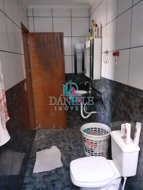 Casa com 3 quartos à venda, 250m2 em Jardim Roberto Selmi Dei, Araraquara - SP - imagem 7 Foto 7 de Casa com 3 quartos à venda, 250m2 em Jardim Roberto Selmi Dei, Araraquara - SP