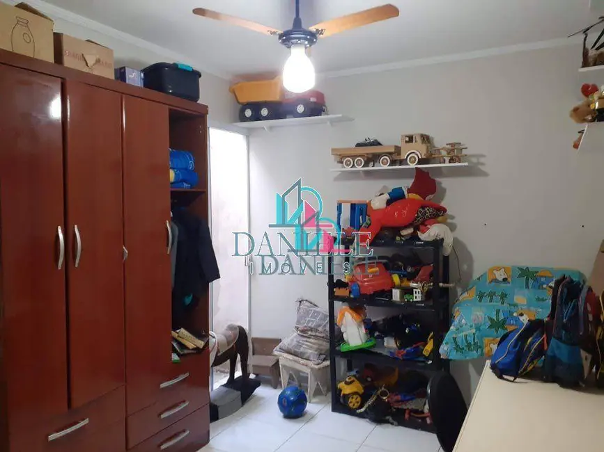 Casa com 3 quartos à venda, 250m2 em Jardim Roberto Selmi Dei, Araraquara - SP - imagem 8 Foto 8 de Casa com 3 quartos à venda, 250m2 em Jardim Roberto Selmi Dei, Araraquara - SP