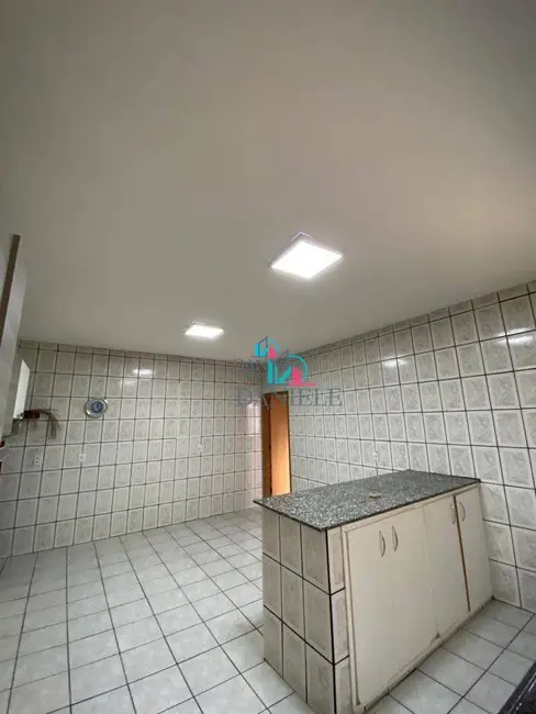 Casa com 3 quartos à venda, 187m2 em Araraquara - SP - imagem 4 Foto 4 de Casa com 3 quartos à venda, 187m2 em Araraquara - SP