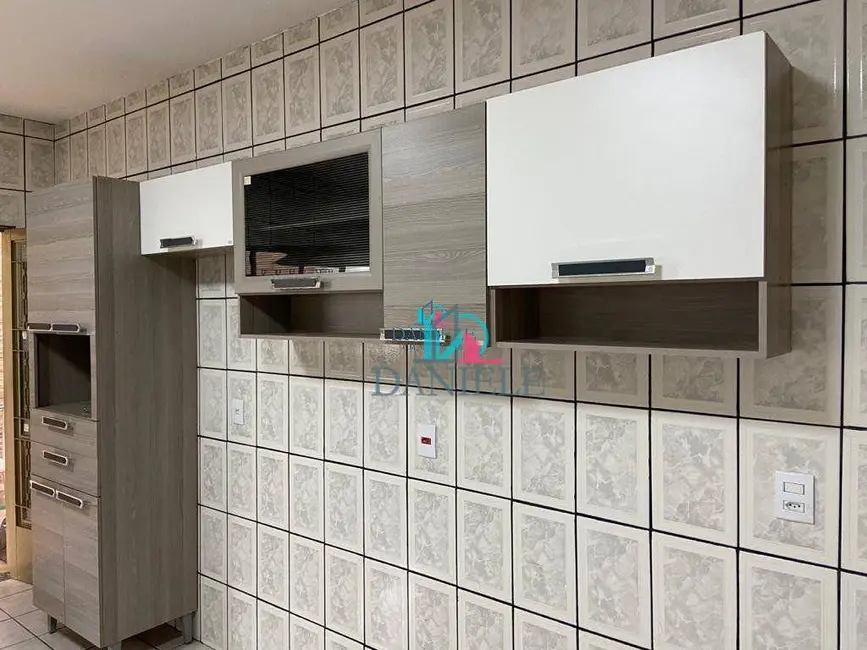 Casa com 3 quartos à venda, 187m2 em Araraquara - SP - imagem 5 Foto 5 de Casa com 3 quartos à venda, 187m2 em Araraquara - SP