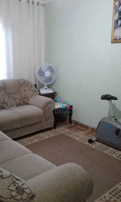 Casa com 3 quartos à venda, 250m2 em Jardim Pinheiros (Vila Xavier), Araraquara - SP - imagem 3 Foto 3 de Casa com 3 quartos à venda, 250m2 em Jardim Pinheiros (Vila Xavier), Araraquara - SP