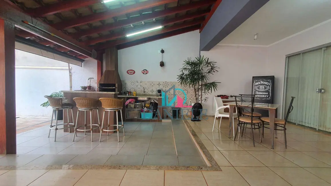 Foto 8 de Casa com 3 quartos à venda, 275m2 em Jardim Botânico, Araraquara - SP