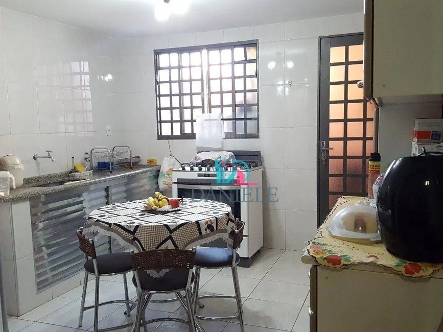 Casa com 3 quartos à venda, 269m2 em Vila Xavier (Vila Xavier), Araraquara - SP - imagem 7 Foto 7 de Casa com 3 quartos à venda, 269m2 em Vila Xavier (Vila Xavier), Araraquara - SP