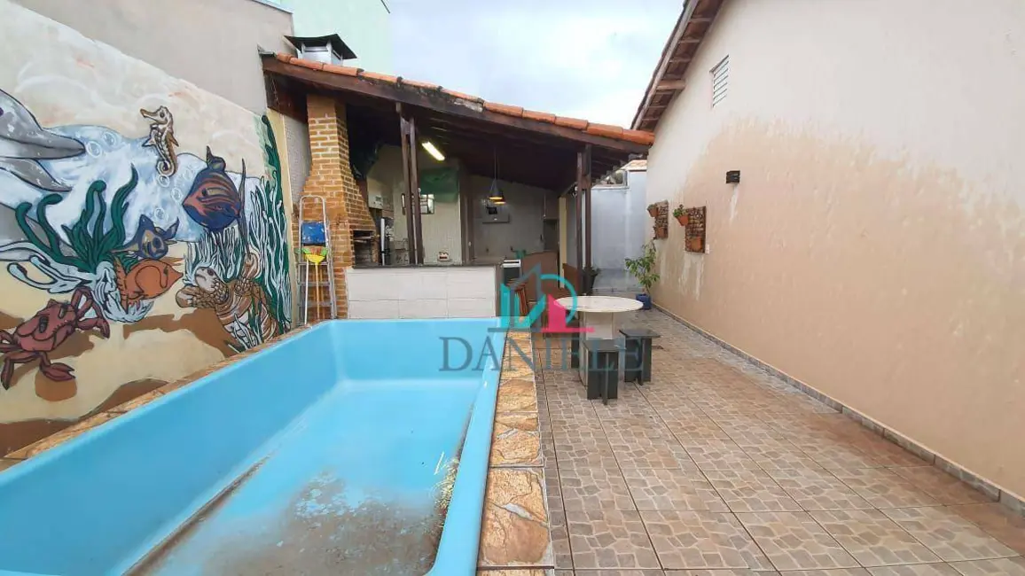 Foto 1 de Casa com 3 quartos à venda, 200m2 em Jardim Uirapuru, Araraquara - SP