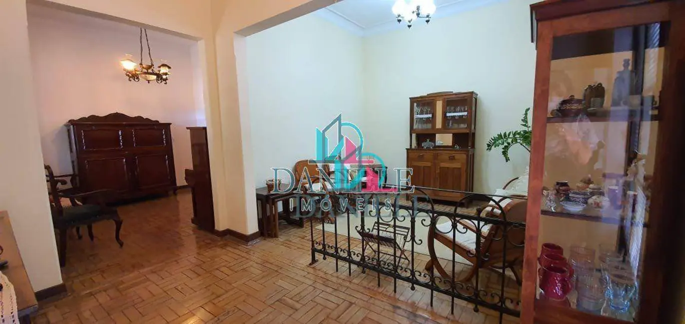 Casa com 4 quartos à venda, 789m2 em Centro, Araraquara - SP - imagem 3 Foto 3 de Casa com 4 quartos à venda, 789m2 em Centro, Araraquara - SP