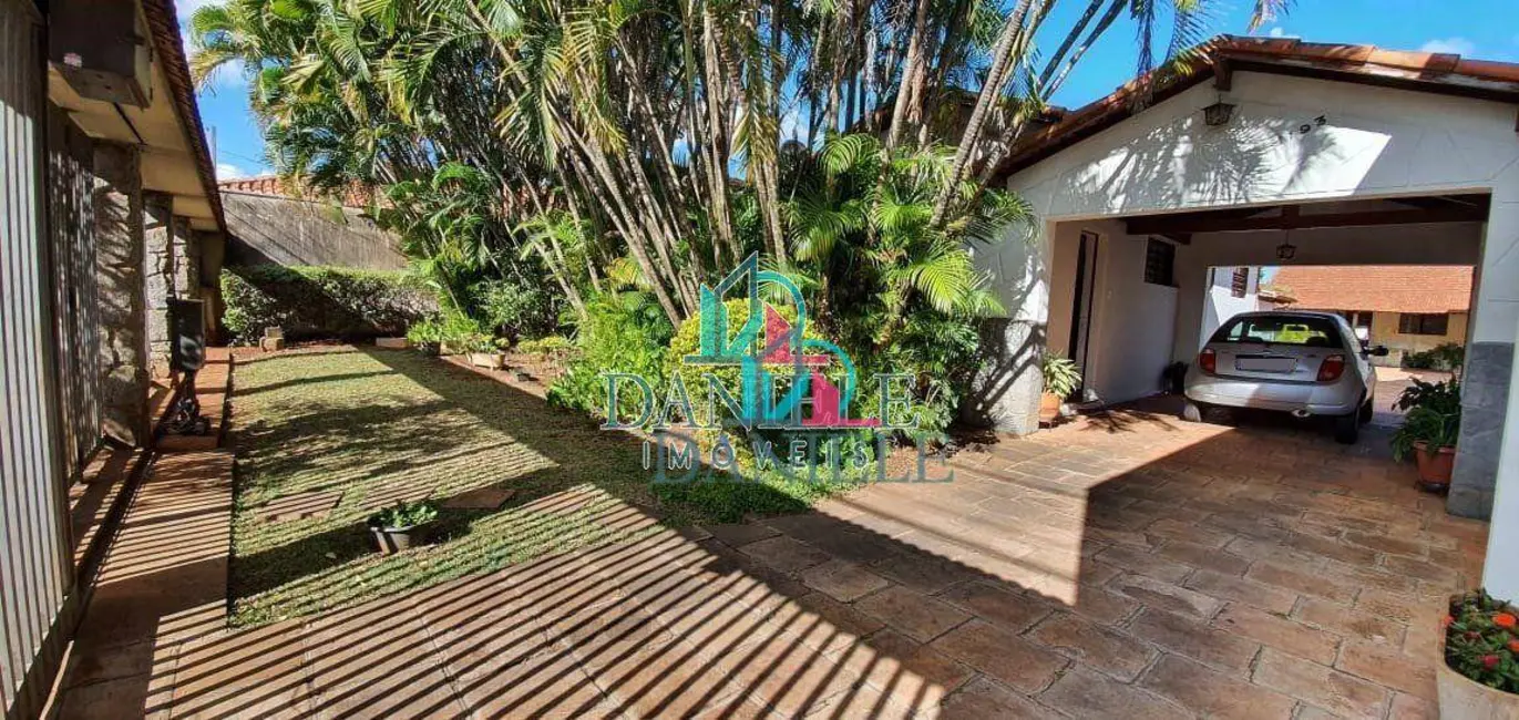 Foto 1 de Casa com 4 quartos à venda, 789m2 em Centro, Araraquara - SP