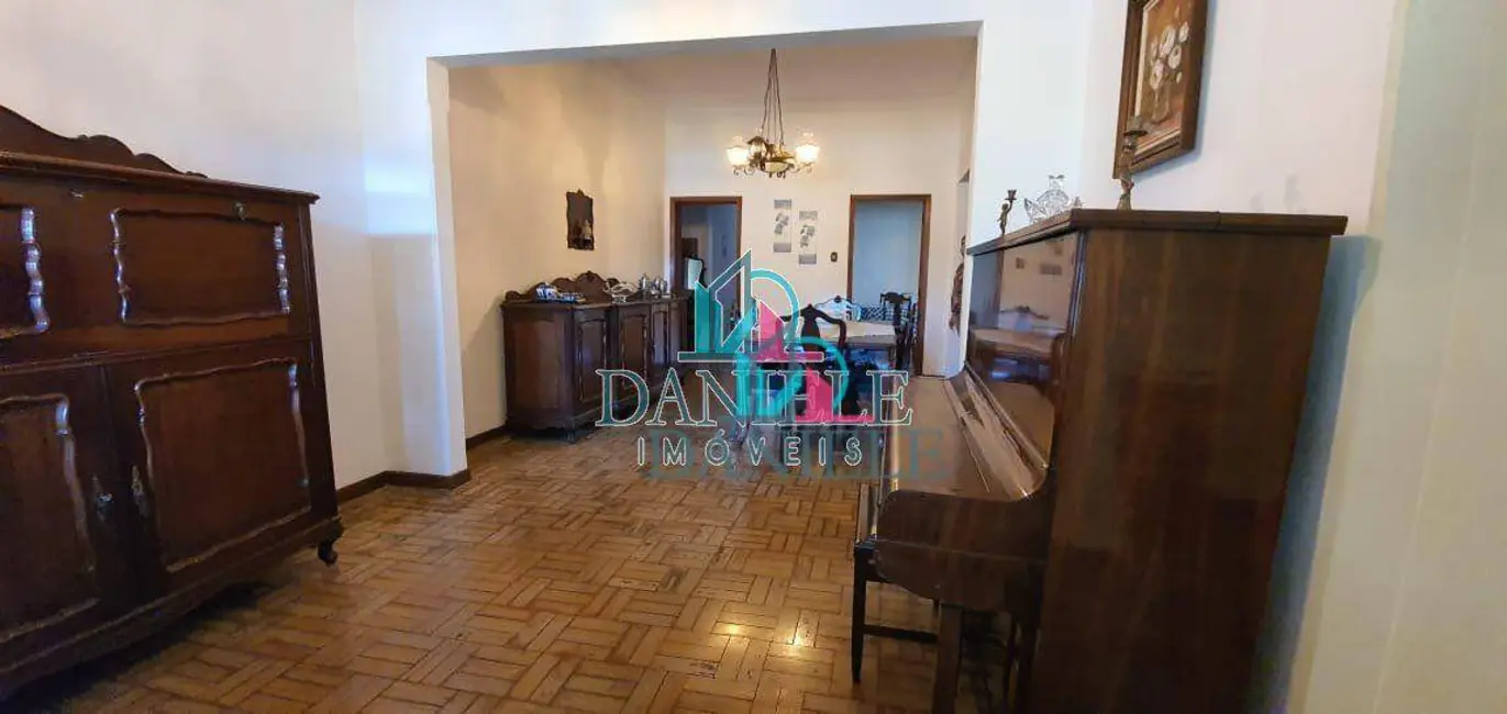 Casa com 4 quartos à venda, 789m2 em Centro, Araraquara - SP - imagem 6 Foto 6 de Casa com 4 quartos à venda, 789m2 em Centro, Araraquara - SP