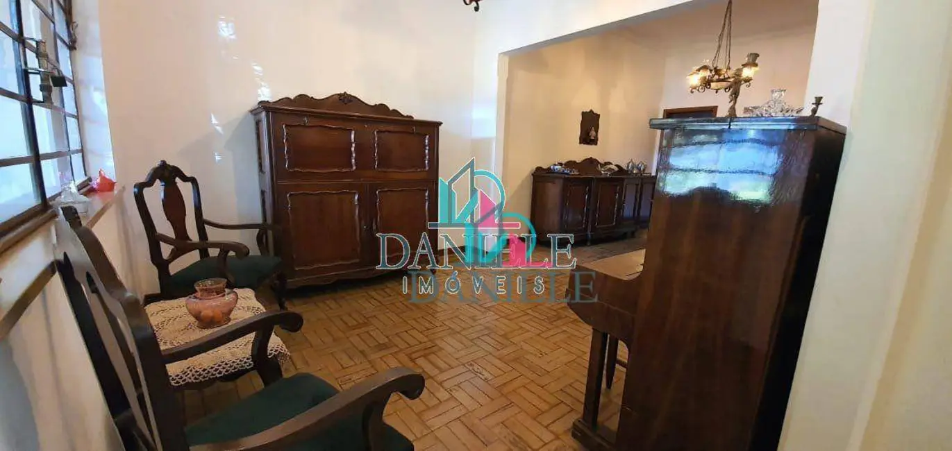 Casa com 4 quartos à venda, 789m2 em Centro, Araraquara - SP - imagem 5 Foto 5 de Casa com 4 quartos à venda, 789m2 em Centro, Araraquara - SP
