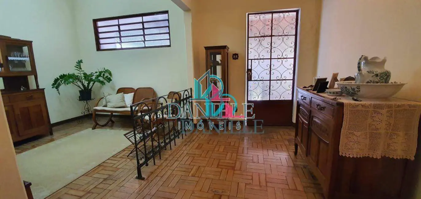 Casa com 4 quartos à venda, 789m2 em Centro, Araraquara - SP - imagem 9 Foto 9 de Casa com 4 quartos à venda, 789m2 em Centro, Araraquara - SP
