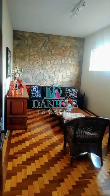 Casa com 3 quartos à venda, 310m2 em Centro, Araraquara - SP - imagem 3 Foto 3 de Casa com 3 quartos à venda, 310m2 em Centro, Araraquara - SP
