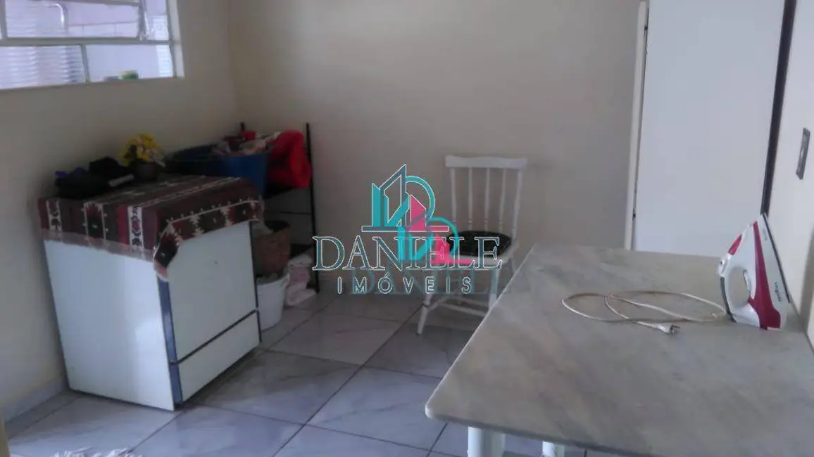 Casa com 3 quartos à venda, 310m2 em Centro, Araraquara - SP - imagem 9 Foto 9 de Casa com 3 quartos à venda, 310m2 em Centro, Araraquara - SP