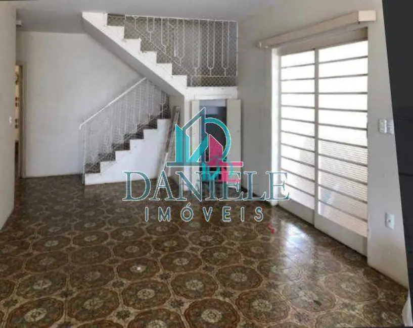 Casa com 3 quartos à venda, 310m2 em Centro, Araraquara - SP - imagem 9 Foto 9 de Casa com 3 quartos à venda, 310m2 em Centro, Araraquara - SP