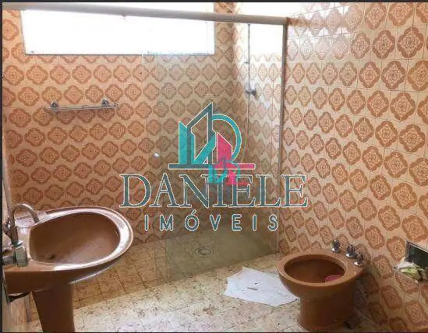 Casa com 3 quartos à venda, 310m2 em Centro, Araraquara - SP - imagem 6 Foto 6 de Casa com 3 quartos à venda, 310m2 em Centro, Araraquara - SP