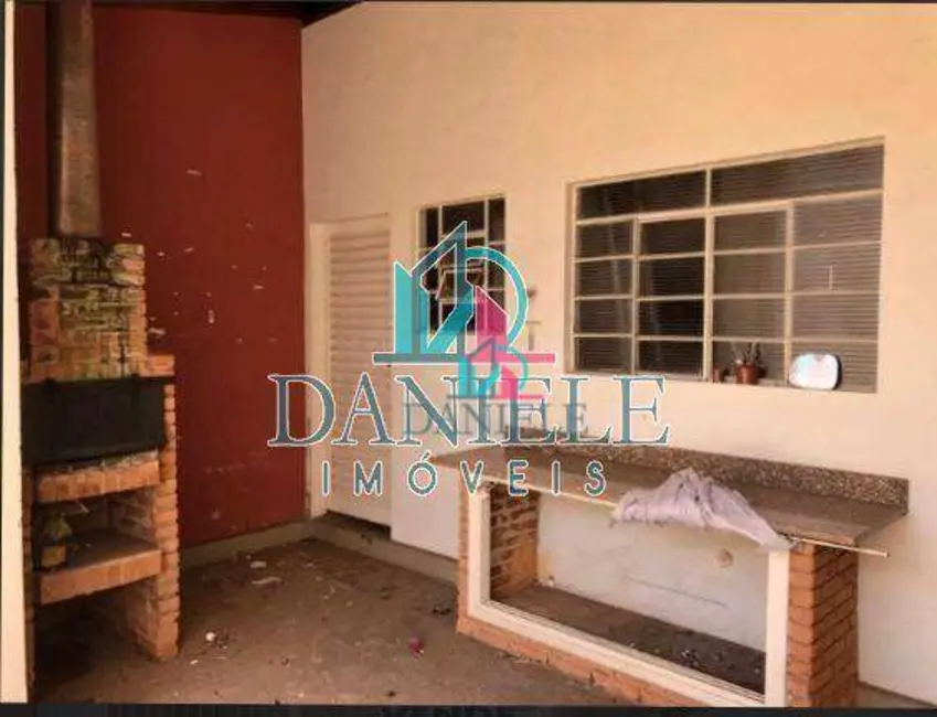 Casa com 3 quartos à venda, 310m2 em Centro, Araraquara - SP - imagem 5 Foto 5 de Casa com 3 quartos à venda, 310m2 em Centro, Araraquara - SP
