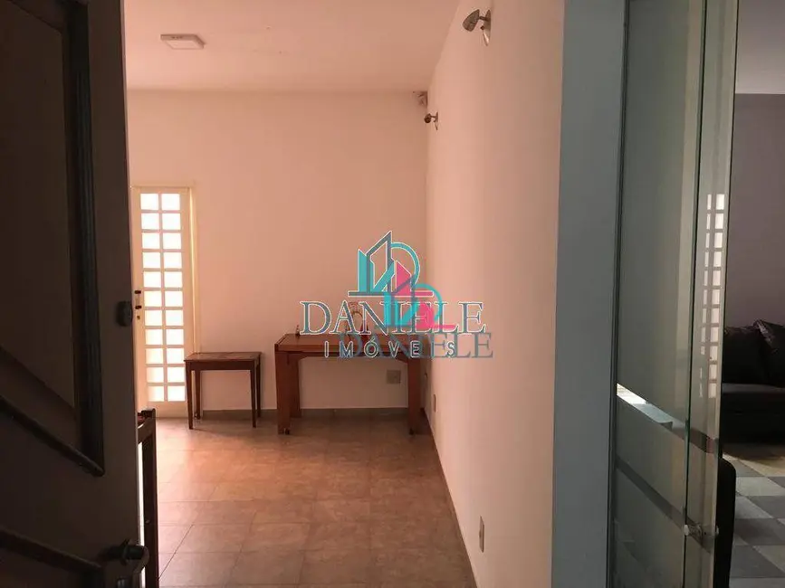 Casa com 3 quartos à venda, 528m2 em Vila José Bonifácio, Araraquara - SP - imagem 5 Foto 5 de Casa com 3 quartos à venda, 528m2 em Vila José Bonifácio, Araraquara - SP