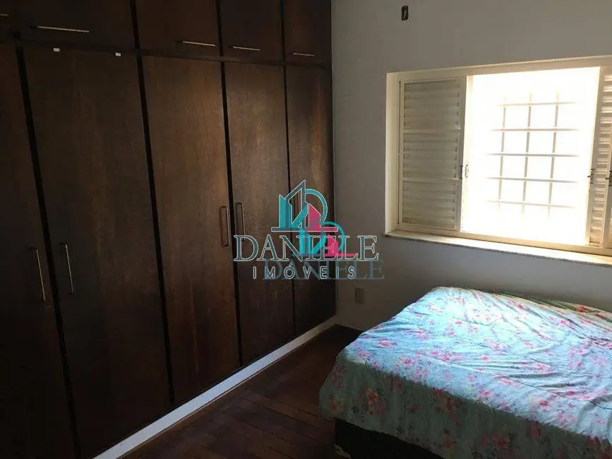 Casa com 3 quartos à venda, 528m2 em Vila José Bonifácio, Araraquara - SP - imagem 9 Foto 9 de Casa com 3 quartos à venda, 528m2 em Vila José Bonifácio, Araraquara - SP