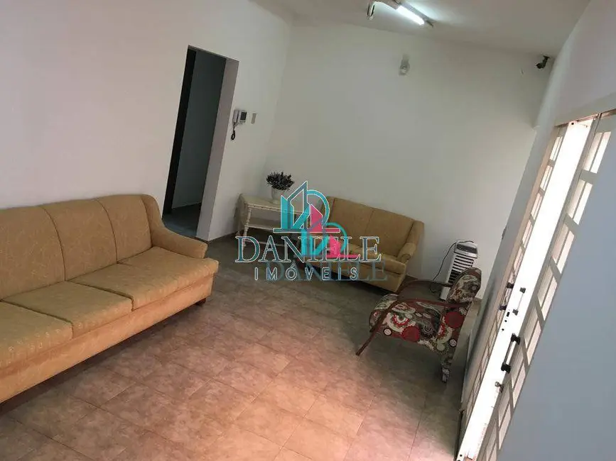 Foto 1 de Casa com 3 quartos à venda, 528m2 em Vila José Bonifácio, Araraquara - SP